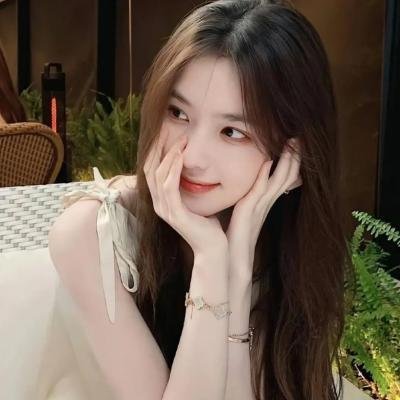 超模之女又出大瓜：晒豪宅名表，评论区两极分化，前后半年